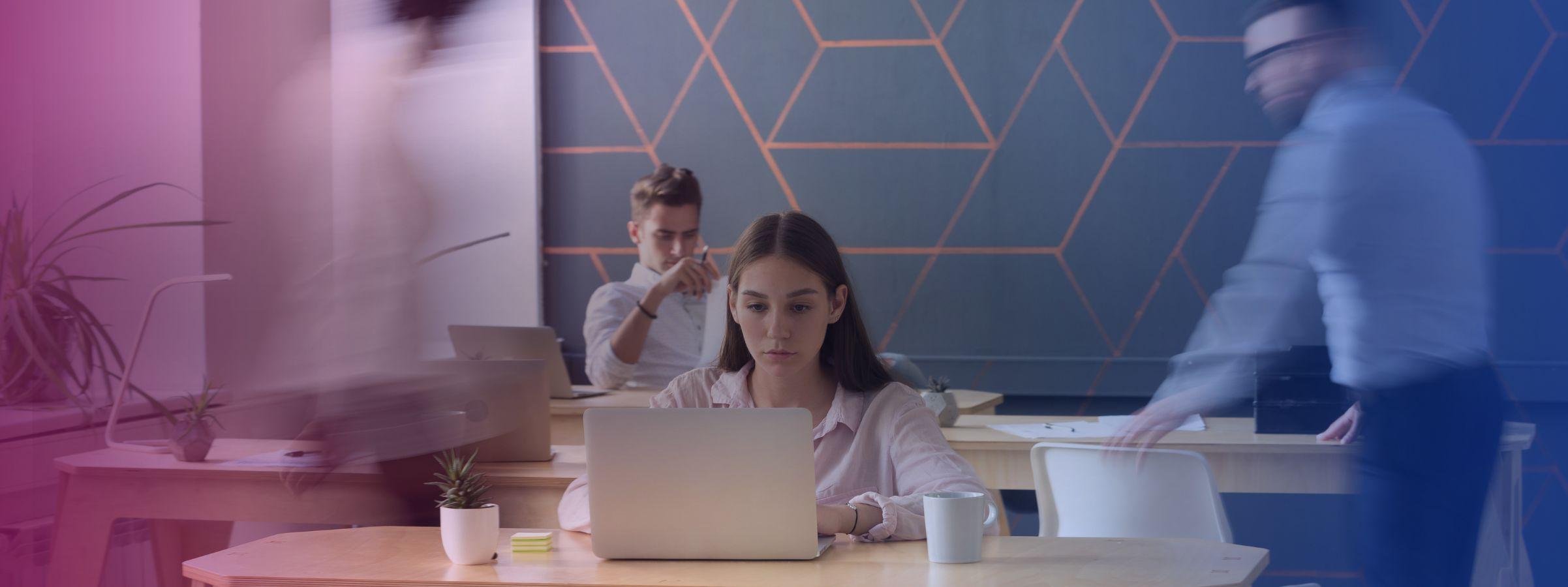 woman_working_laptop