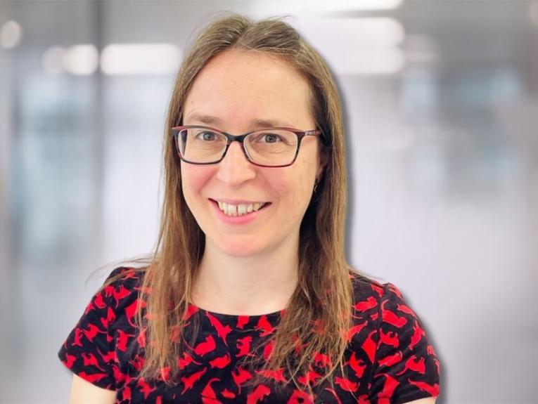 Uk Head Shot Lorna Stark