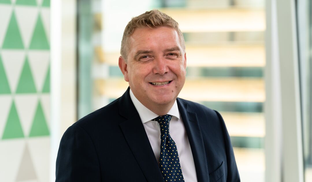 Uk Head Shot Alan Glen 001 Col 300dpi