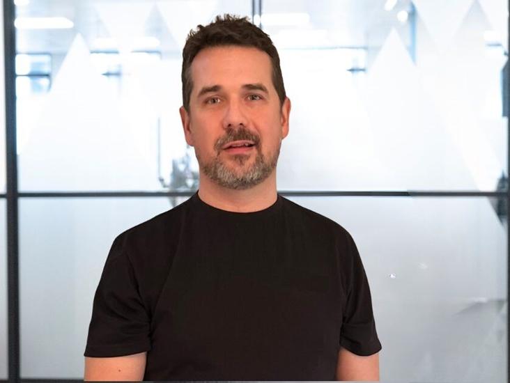 Uk Head Shot Peter Goss Headshot Edit