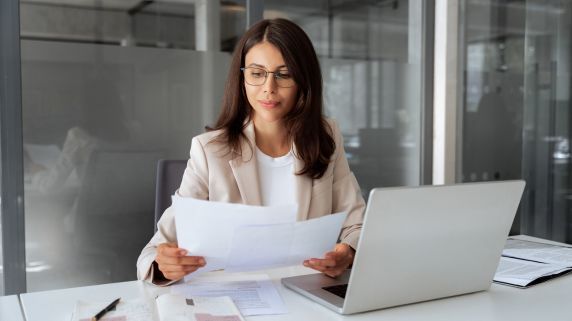 AZ UK Teaser - Driving UK Innovation Azets' advocacy for R&D tax relief.jpg