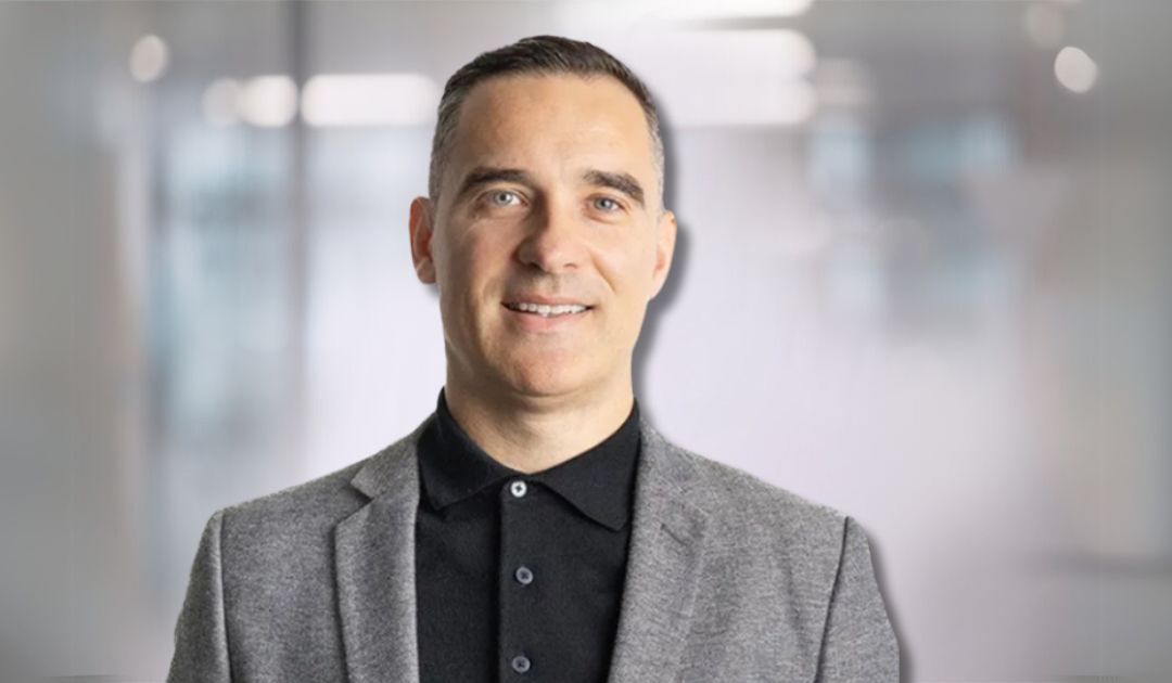 headshot of martin hendry
