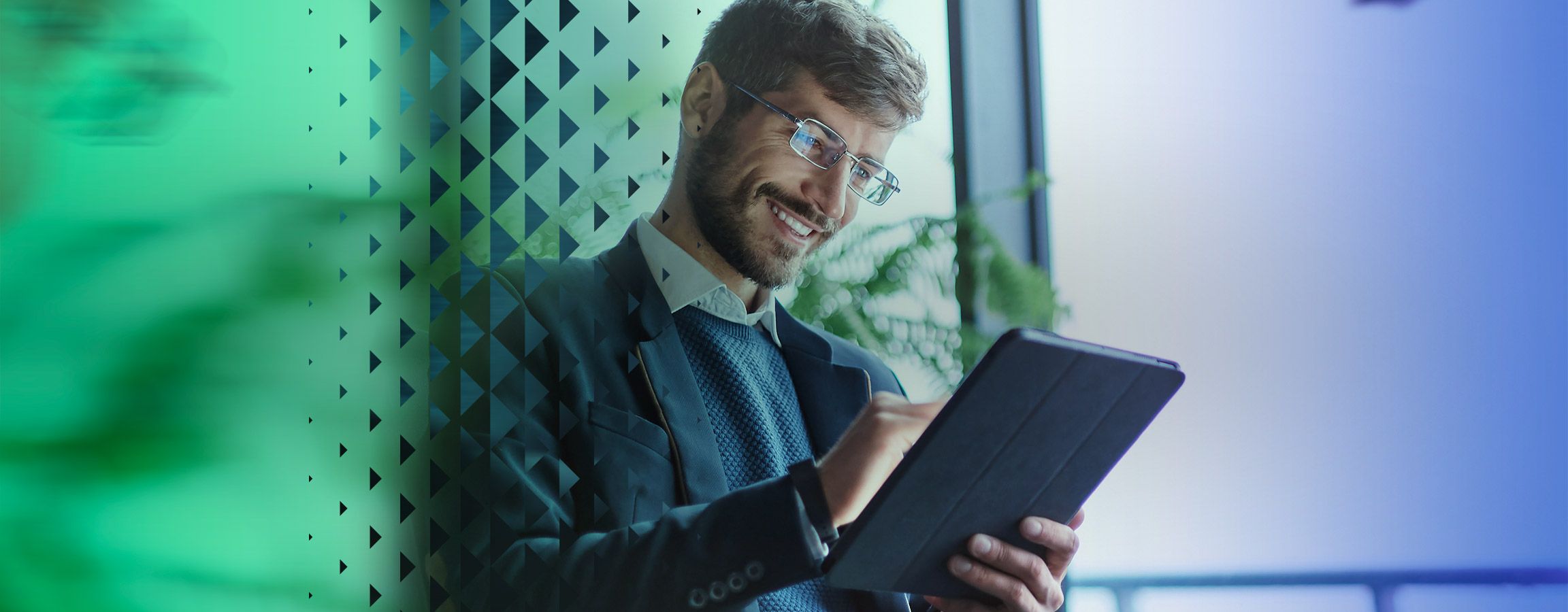 Mies ja tablettitietokone