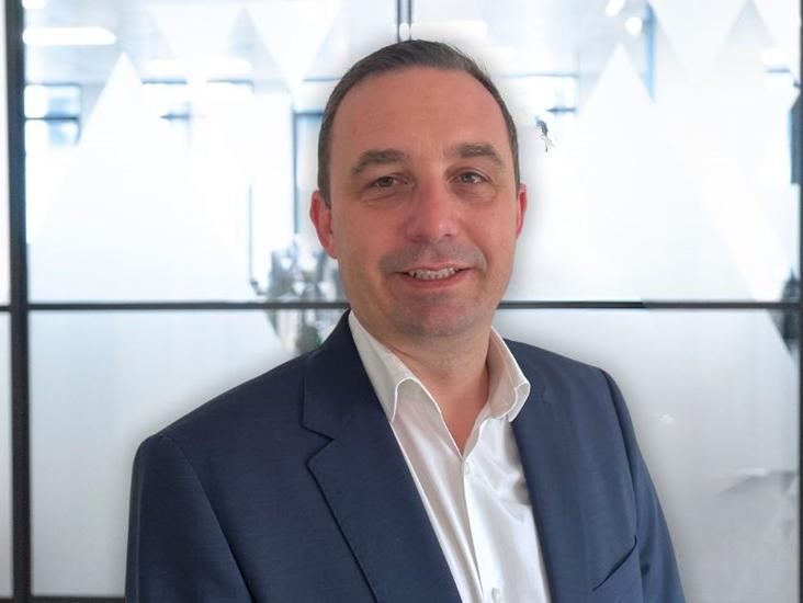 Dean Yorathuk Headshot