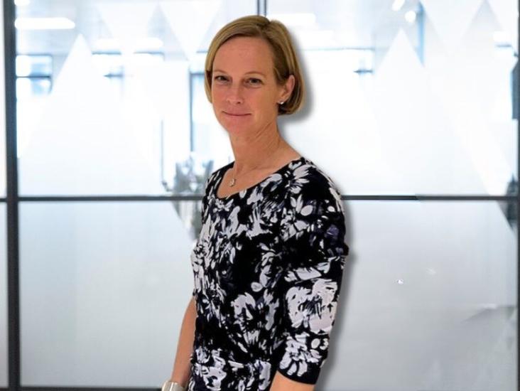 Uk Head Shot Signe H Headshot