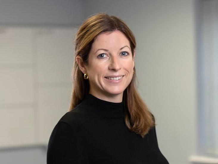 Uk Head Shot Juliet Gillett Web Azetsbicester 100123 Sb15