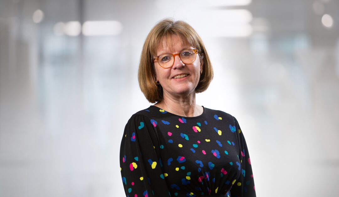 Uk Head Shot Alison Nayler Azetsregishousefeb23 39 Copy