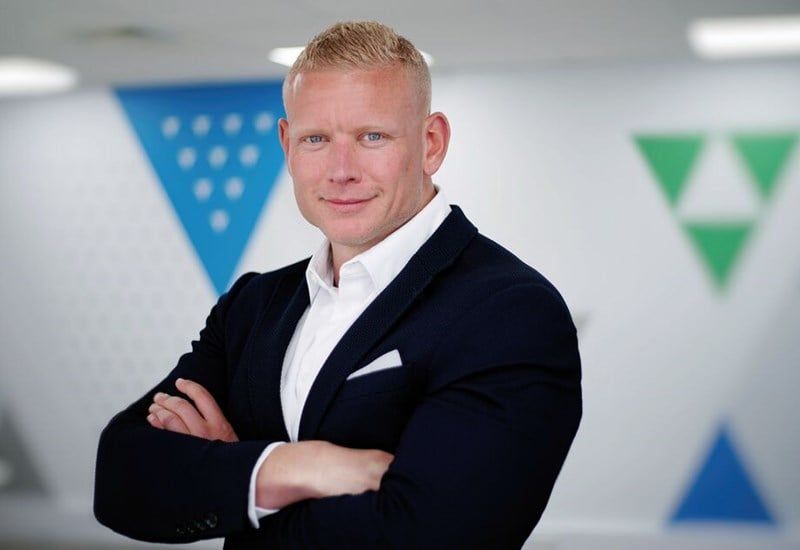 Uk Head Shot Lee Humble