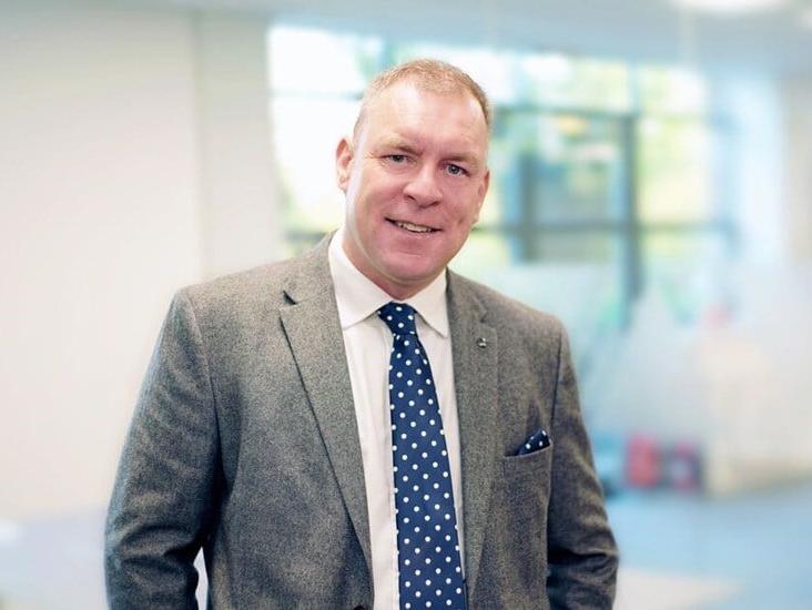 Uk Head Shot Andrew Rowe 1