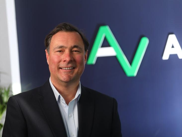 Headshot Steve Tennant 2