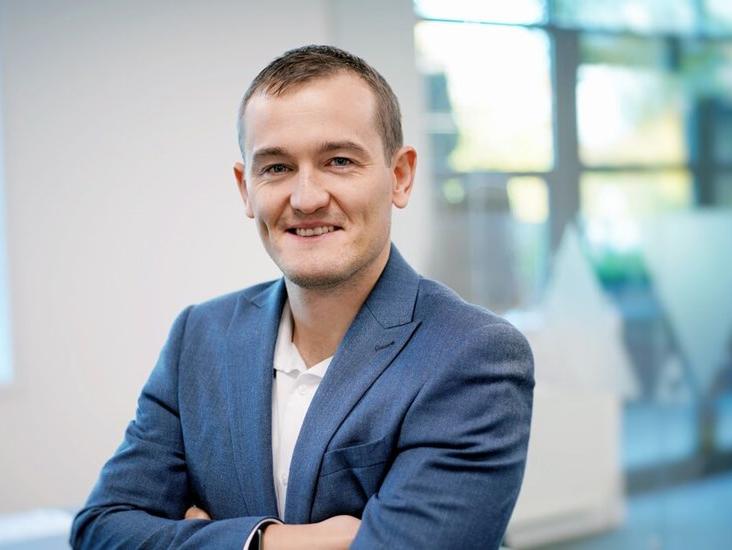 Uk Head Shot Jonathan Loughran