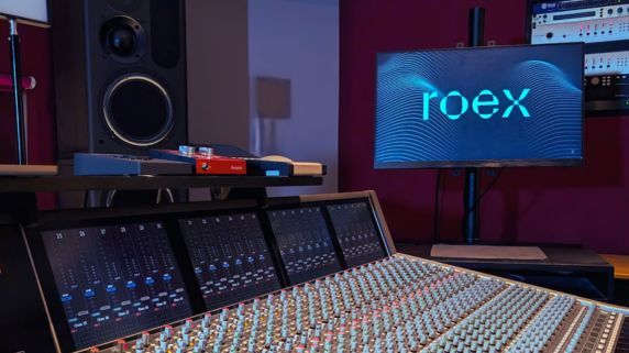 Az Uk Teaser     Roex