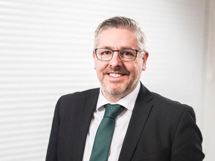 Uk Head Shot Noel Hankinson 06 300dpi