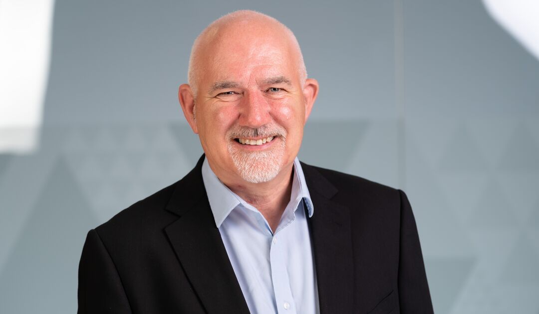 Uk Head Shot Alan Taylor 003 Col 300dpi