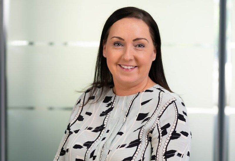 Uk Head Shot Jennifer Alexander 004 Col 300dpi