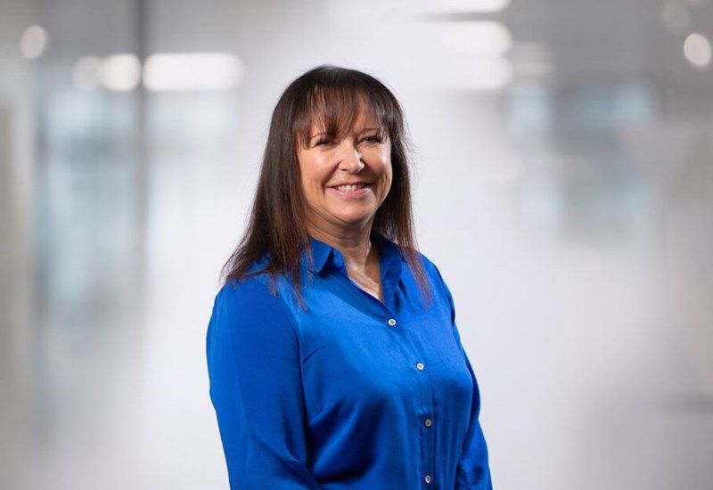 Uk Head Shot Julie Bloodworth Peterborough 29 Copy