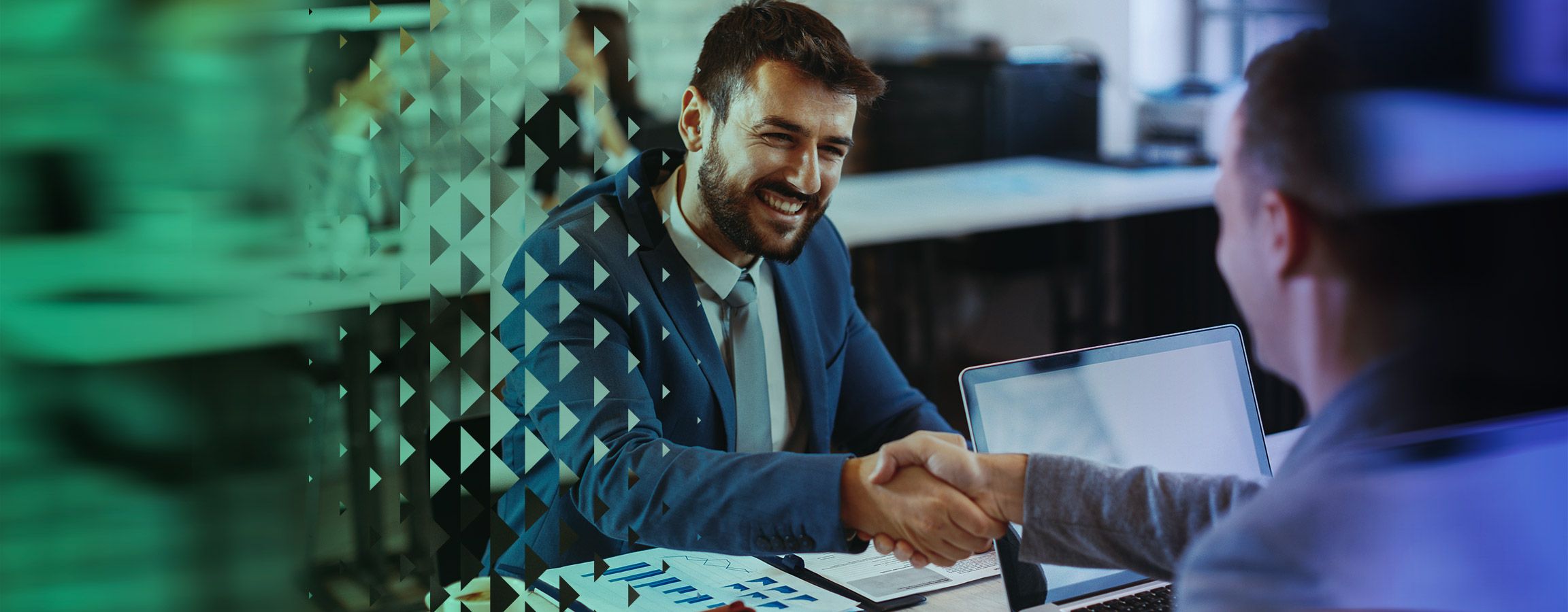 Mies ja nainen kokouksessa