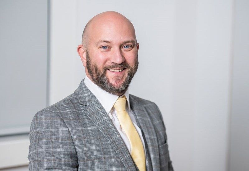 Uk Head Shot Jonathan Amor 24 300dpi