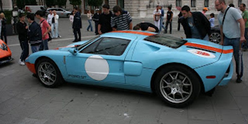 Hva er det med italienere og sportsbiler