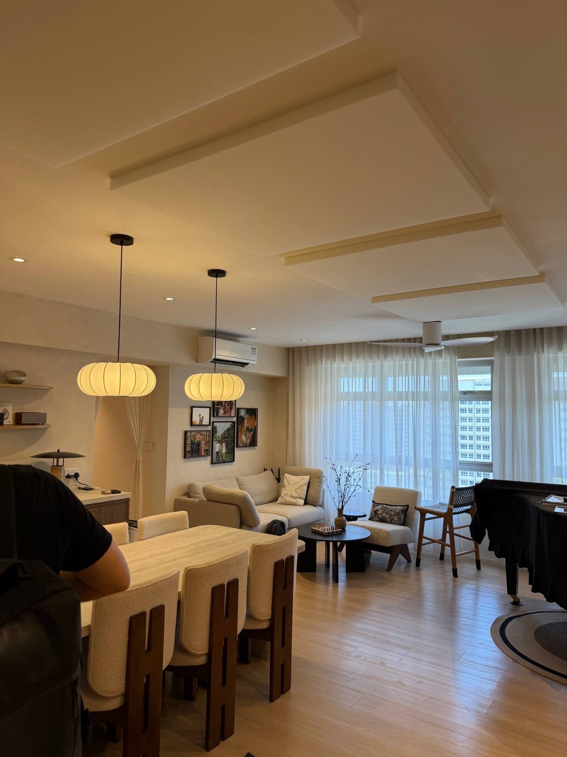 Grand Piano Living Room: acoustic panels installed by Just Acoustics