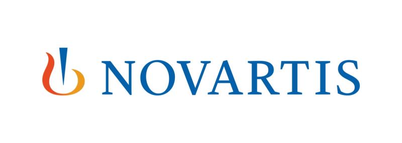 Logotipo de Novartis con texto azul y símbolo de llama rojo anaranjado sobre fondo blanco