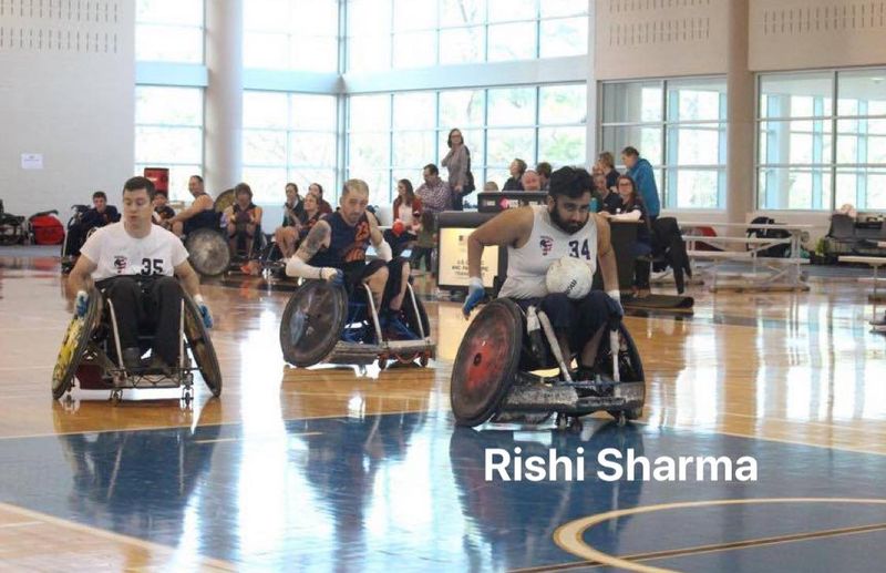 Offensive wheelchair rugby chair, rounded and nimble for weaving around players