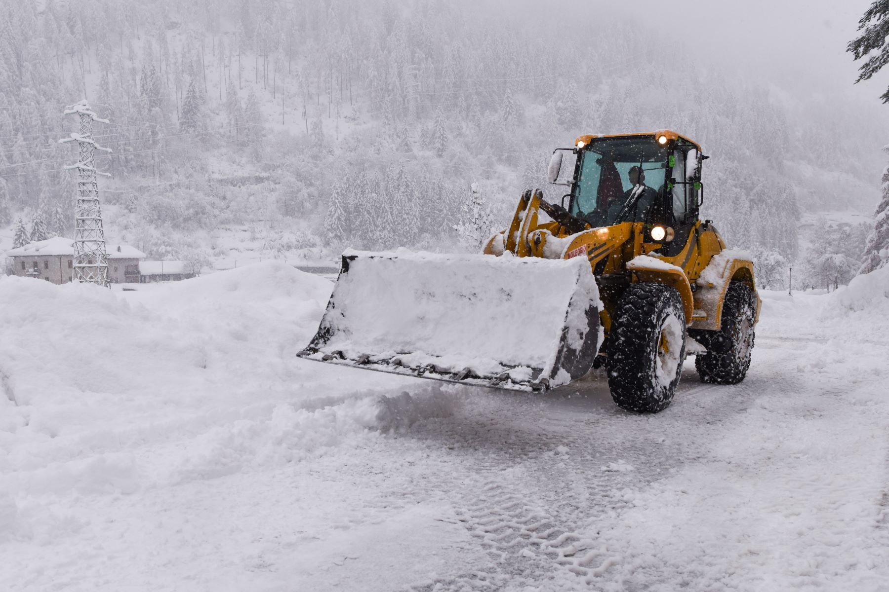 Snowplow Manufacturer's Lawsuit Examines Equipment Compatibility Case Study