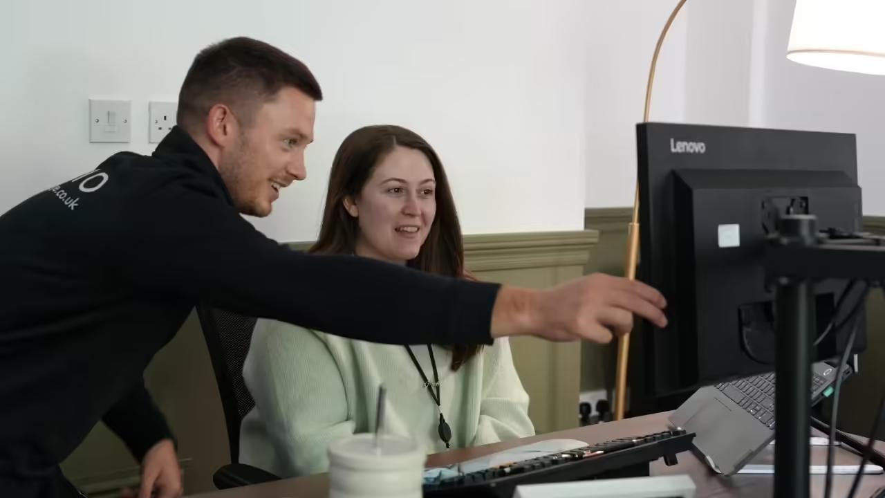 Ergonomic workstation assessment with a physiotherapist