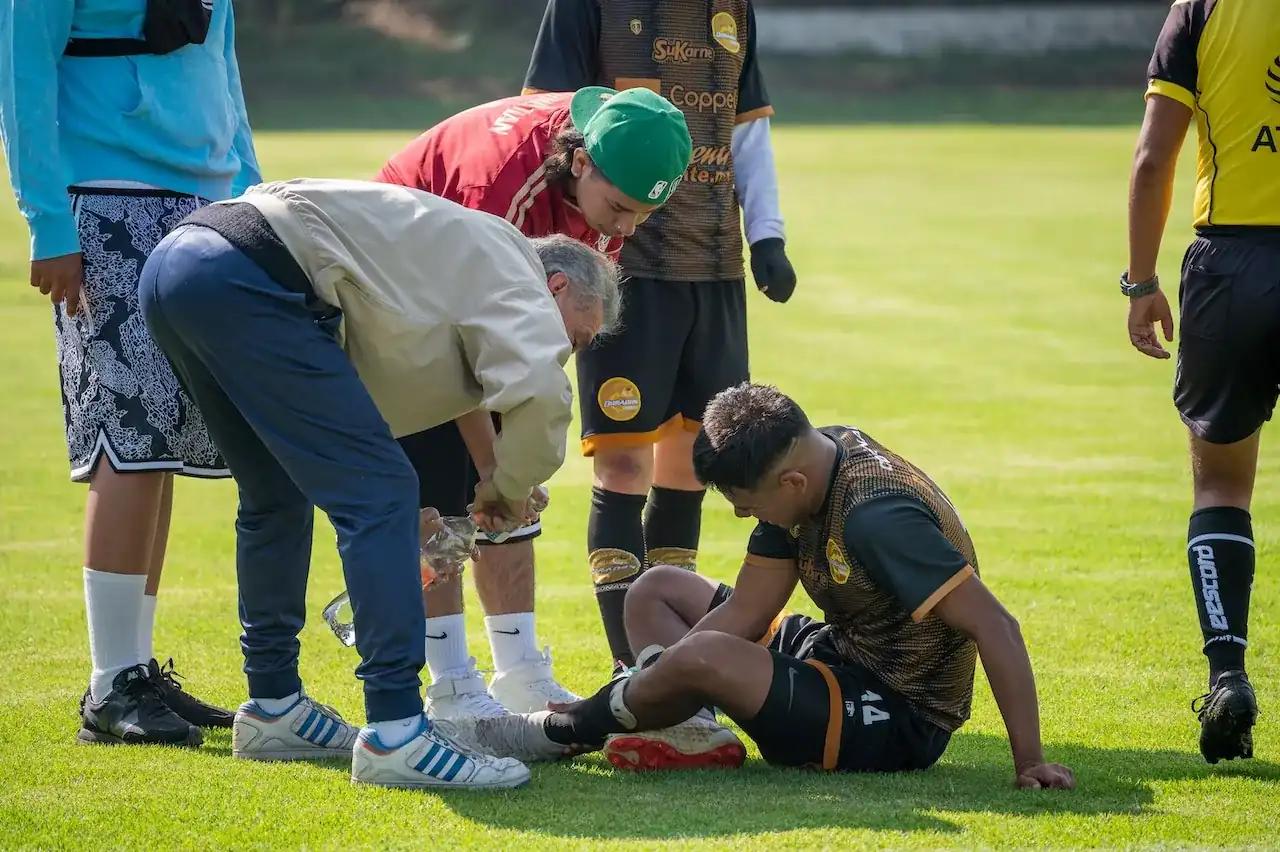 Featured image for How to manage a sports injury