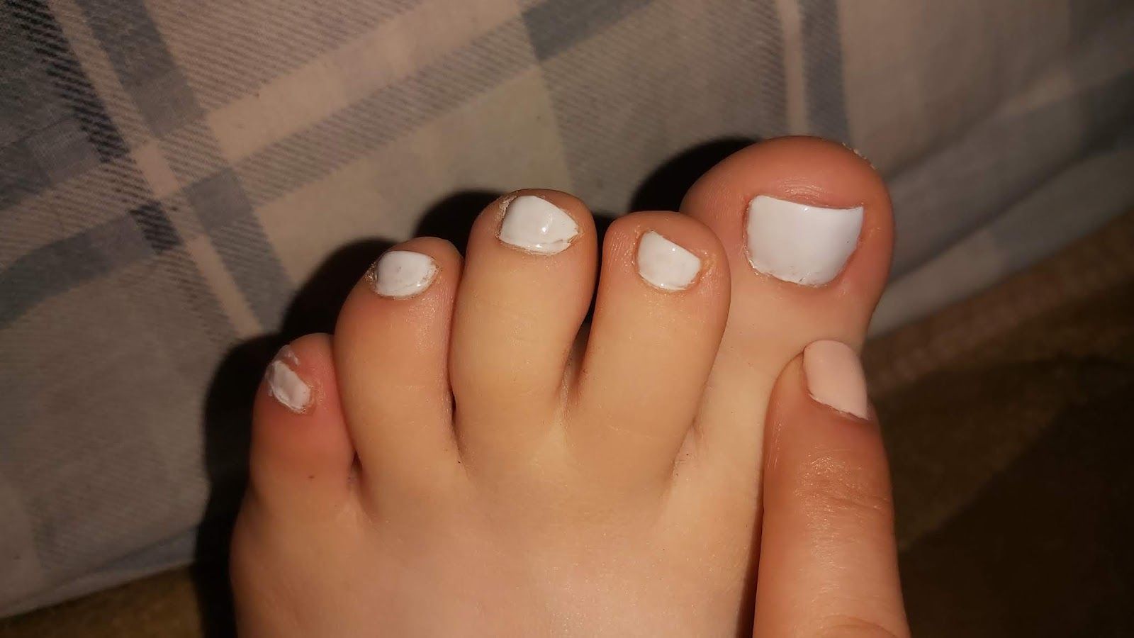Polished Nail Boutique, mechanic at work