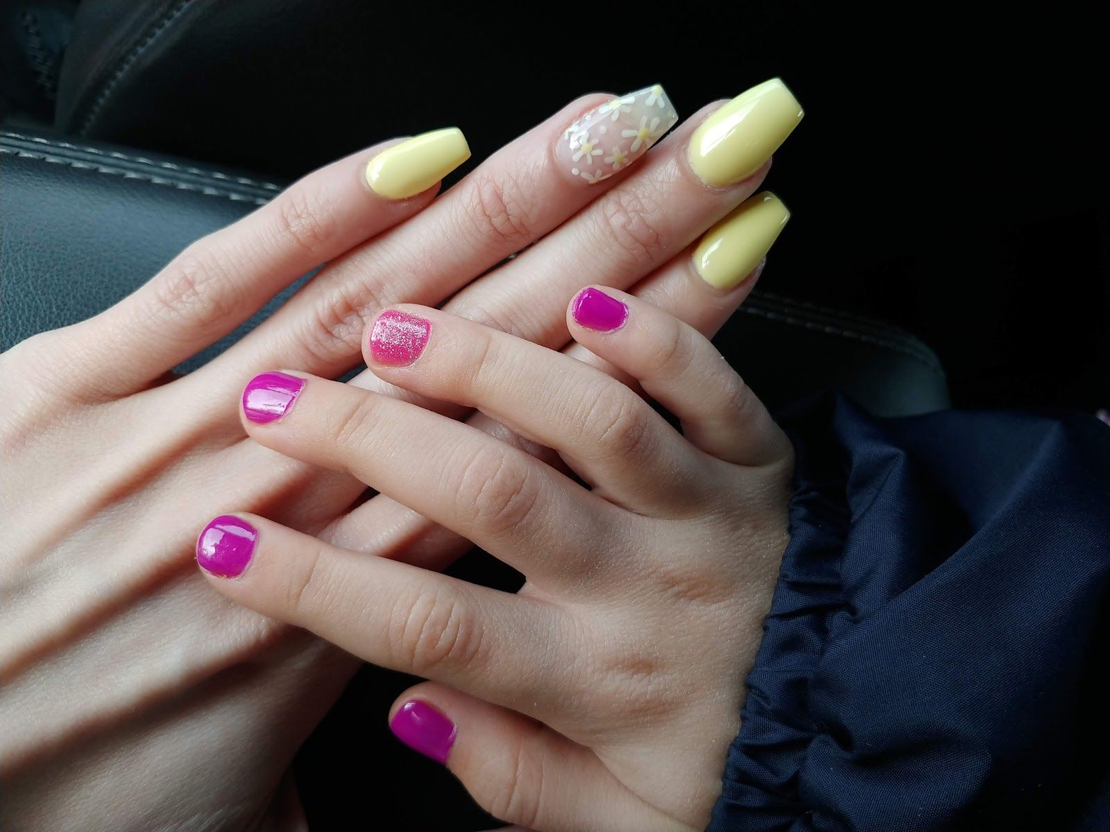 Magic Nails Salon, mechanic at work