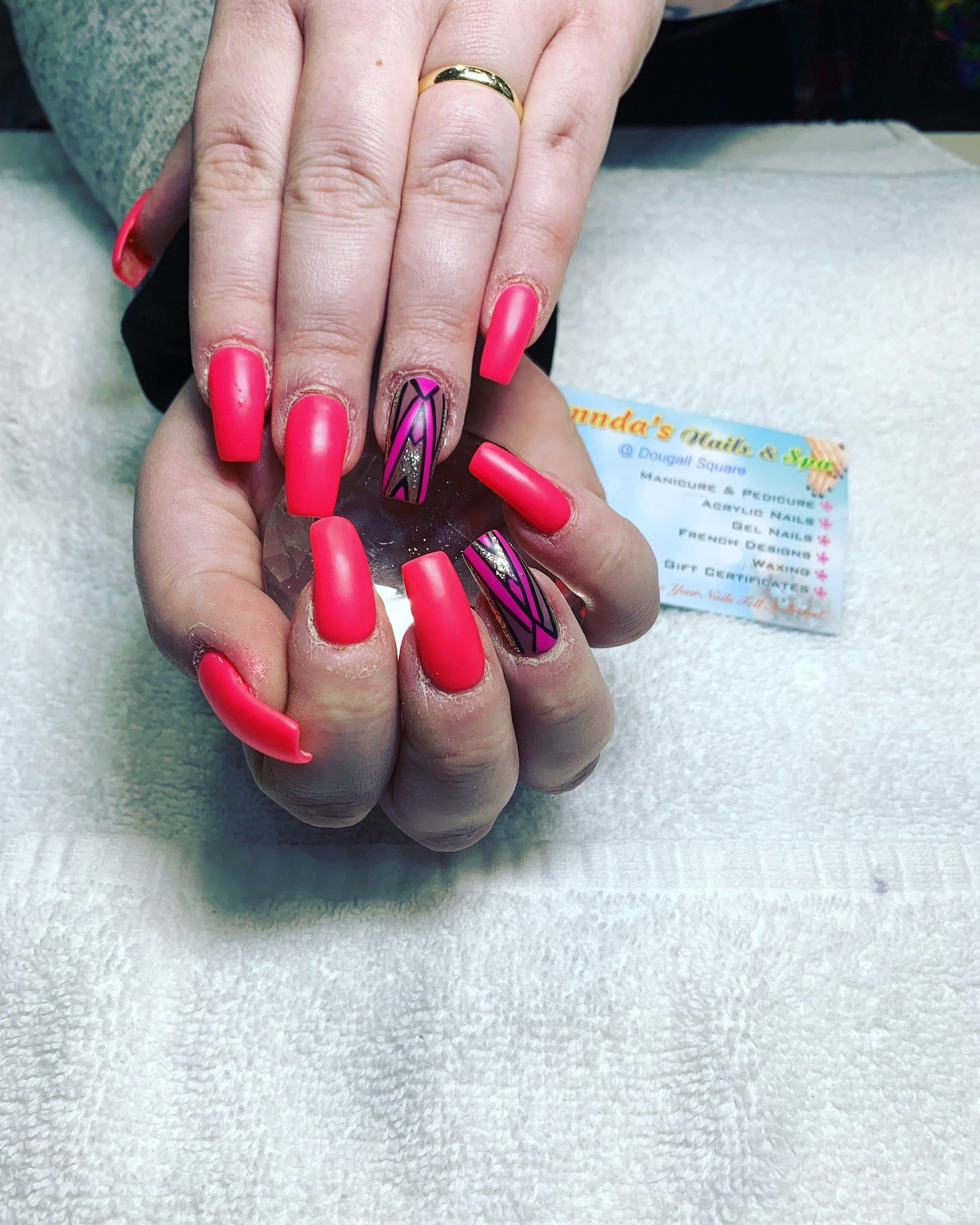 Lynnda's Nails & Spa highlights