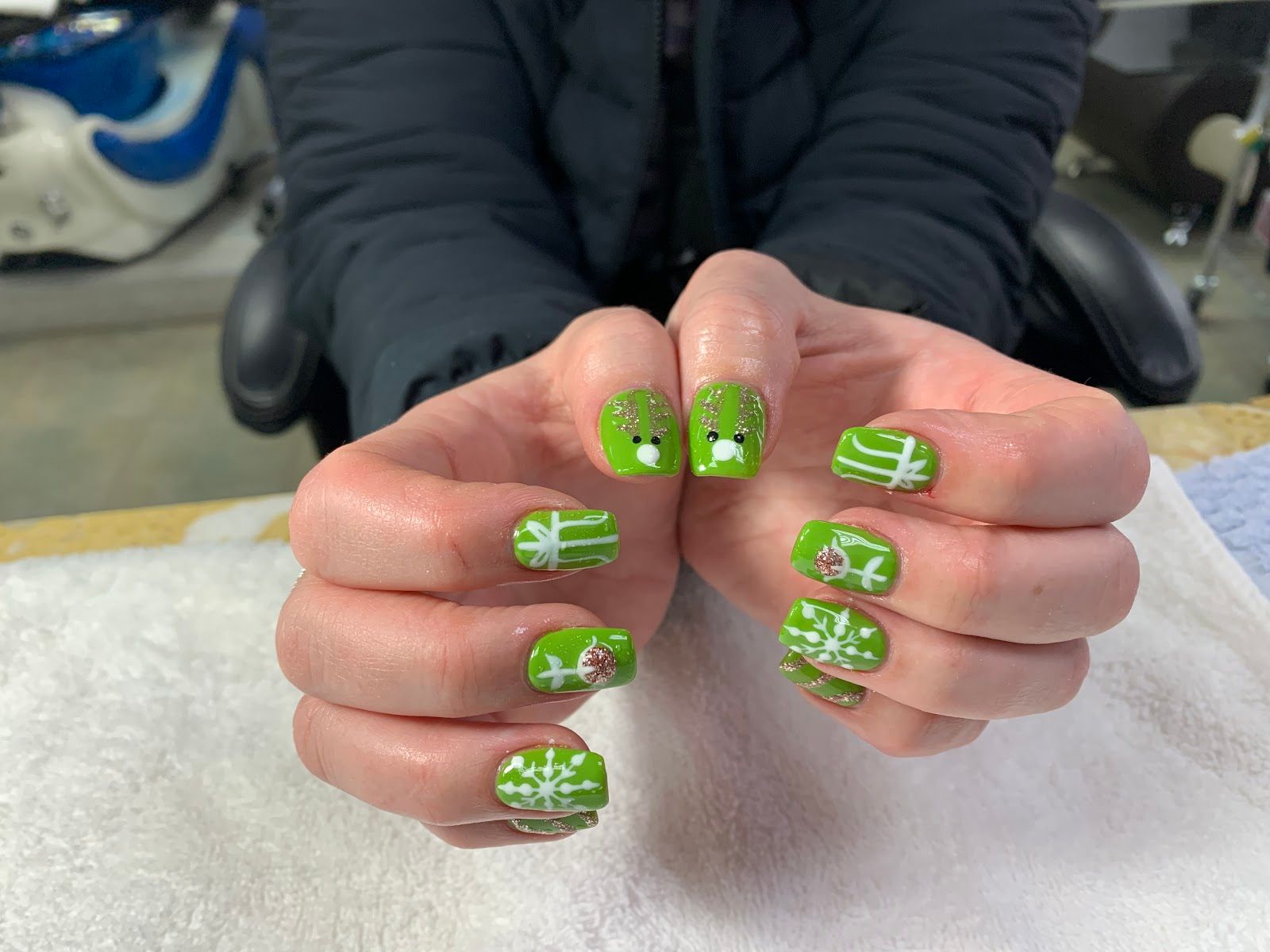 VO Nail Spa, mechanic at work