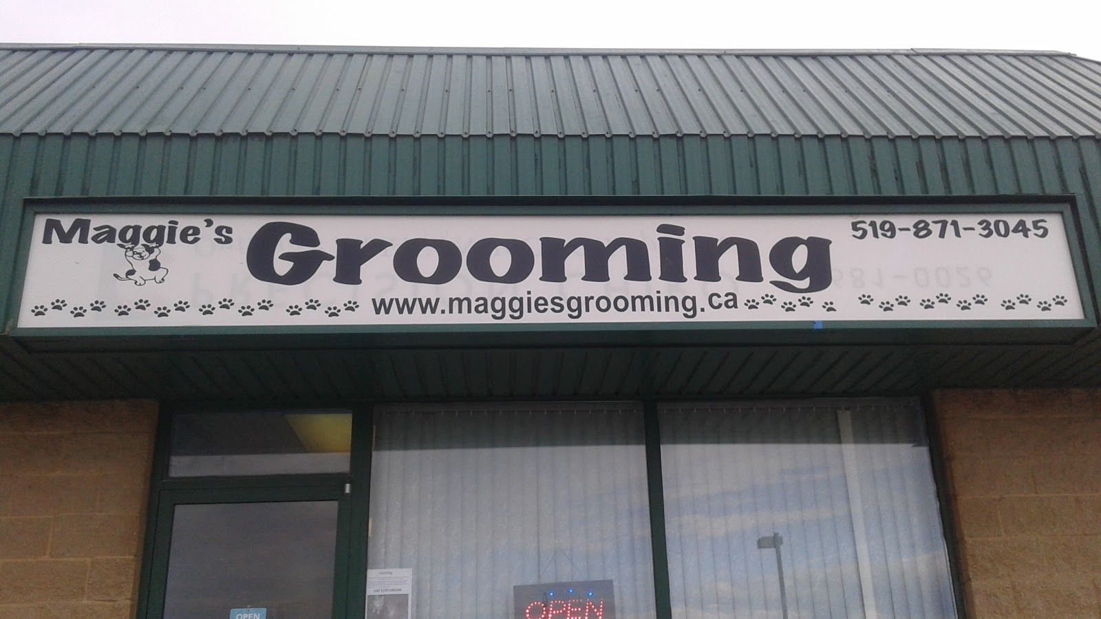 The Grooming Garage, mechanic at work