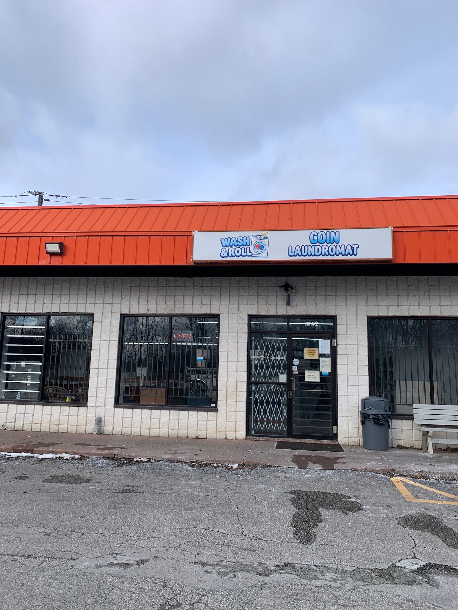 Wash And Roll Coin Laundromat