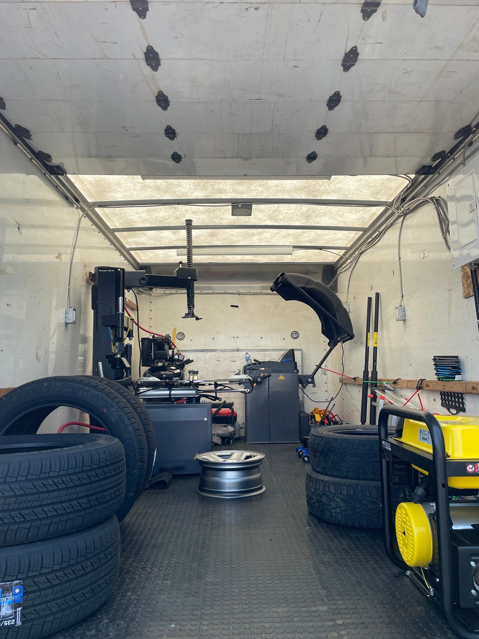 GK Car and Truck Road side Tire Mobile Service 24/7