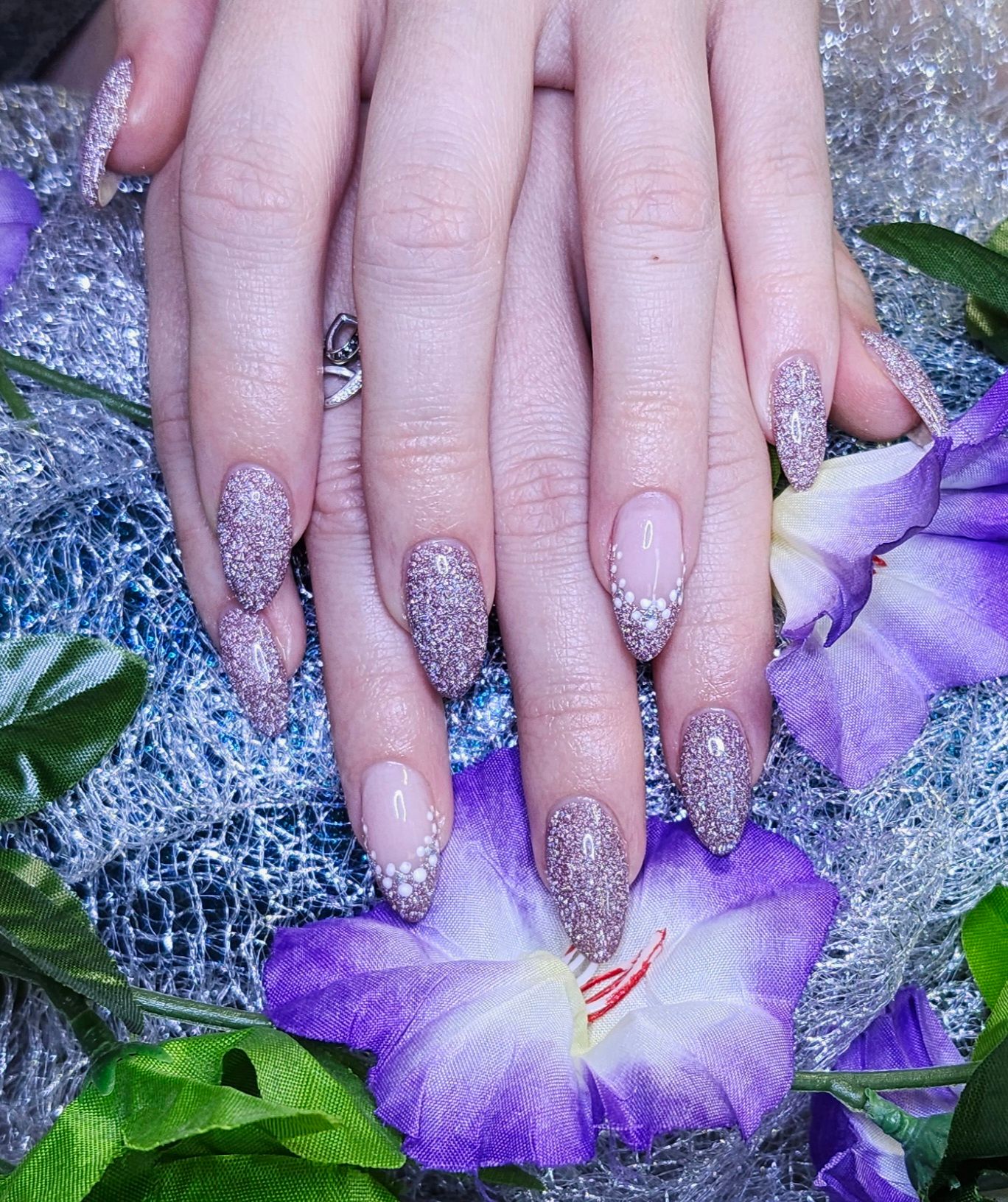 Mani Pedi In Style by Manon highlights