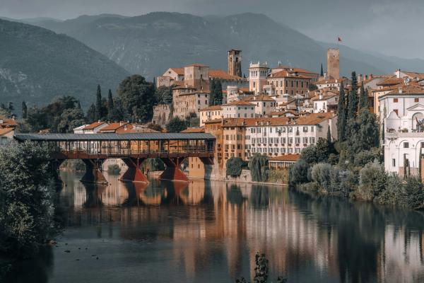 Bassano del Grappa: Eleganza e storia