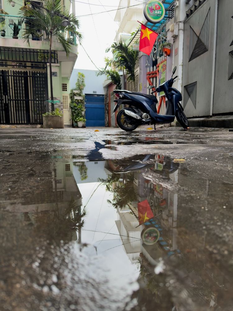 alleyway in saigon