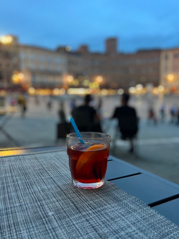 negroni on the piazza