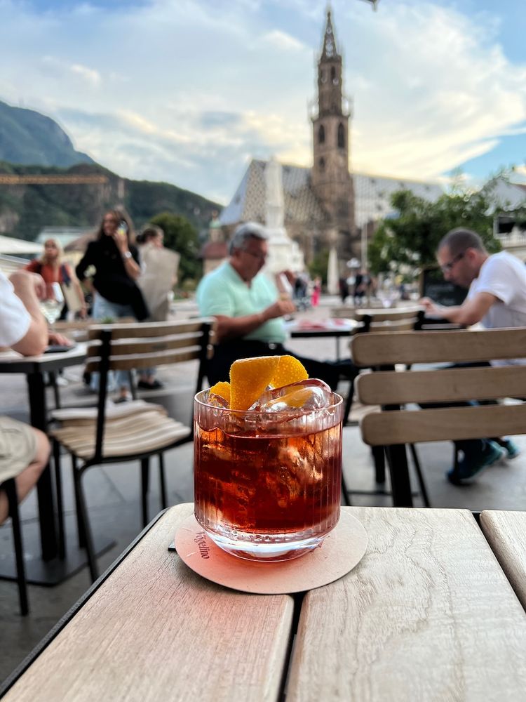 negroni in cafe