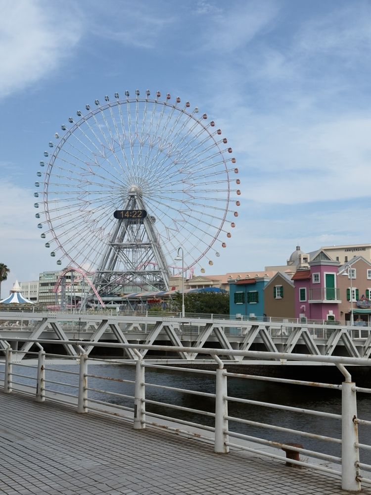 ferris wheel from pier