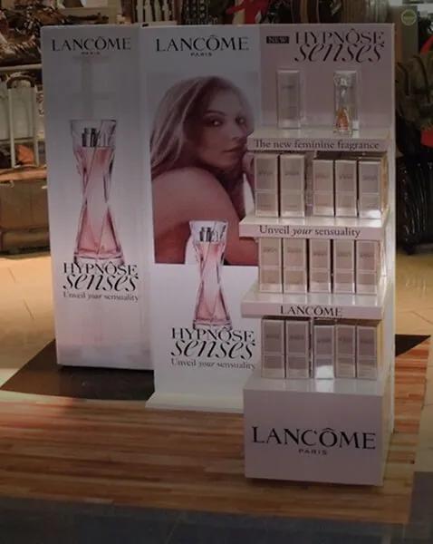 Тумба для парфумів Duty Free (аер. Бориспіль)