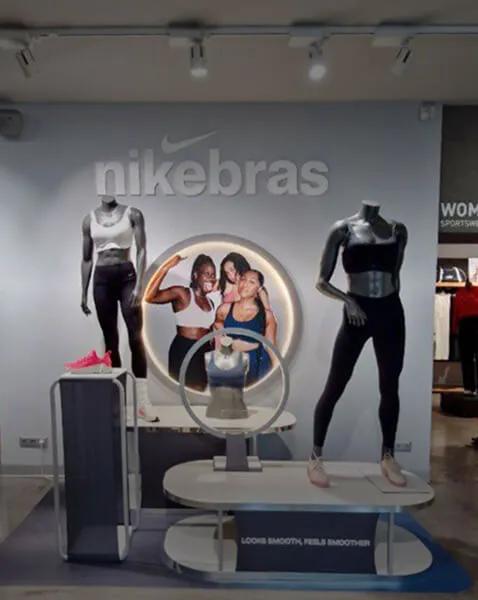 Габаритна інсталяція Nike (бульвар Лесі Українки)