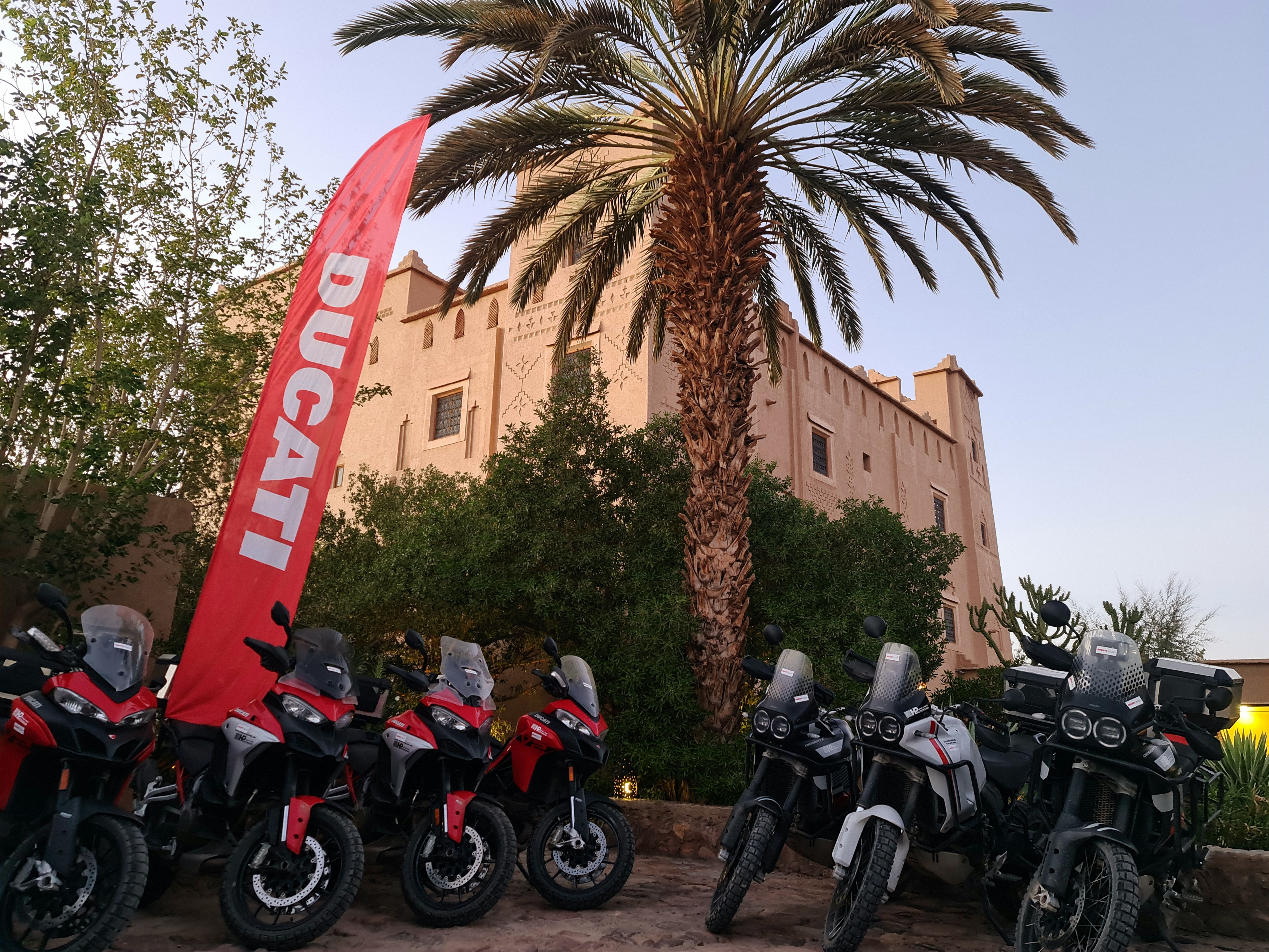 Parking façade Motos Ducati