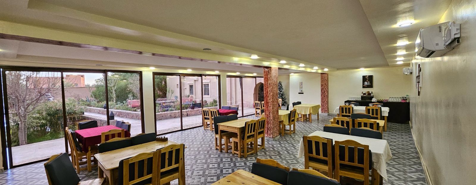 Salle de restaurant groupe.JPG