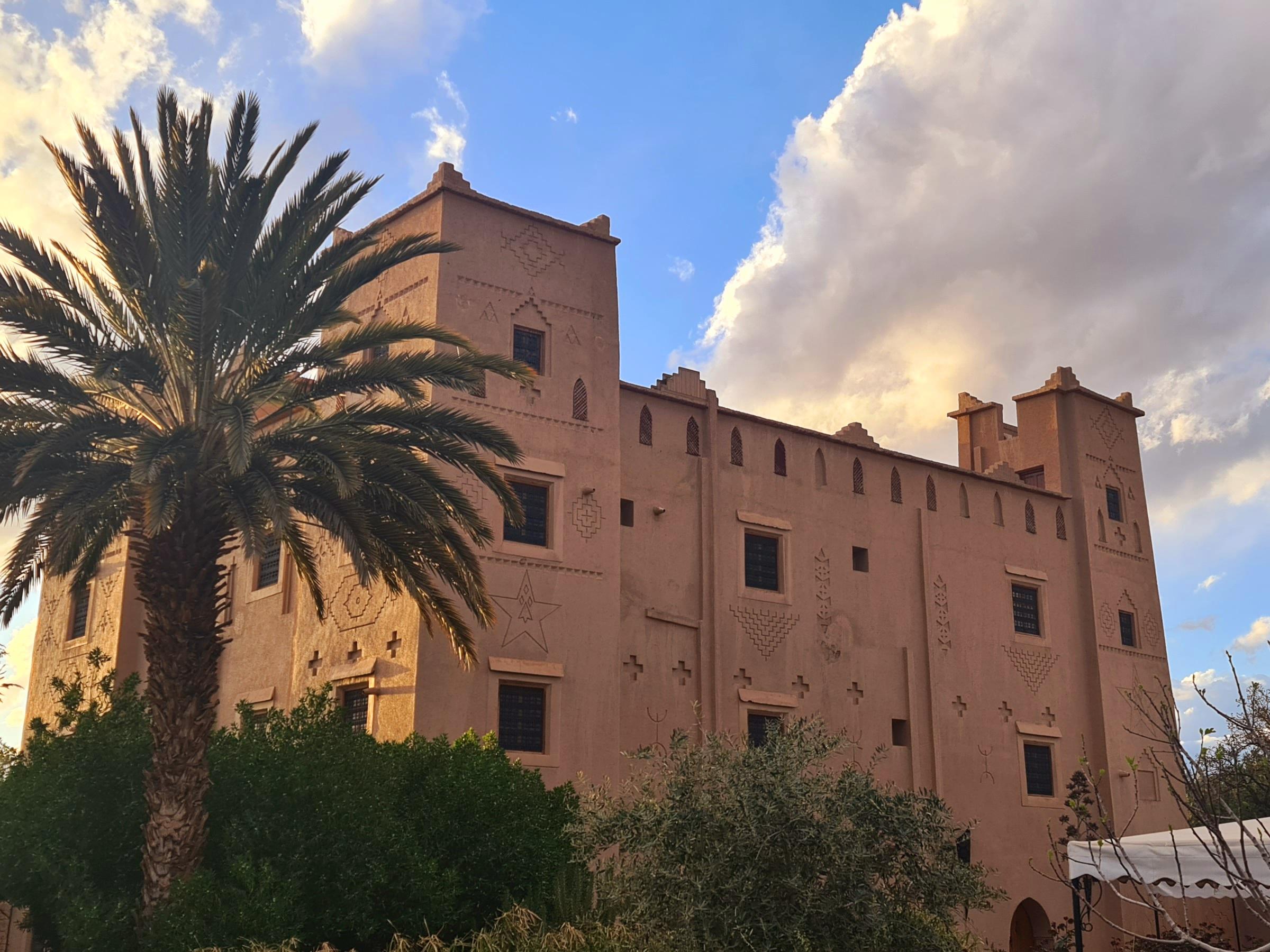 La Kasbah Aït Ben Damiette vue depuis le jardin