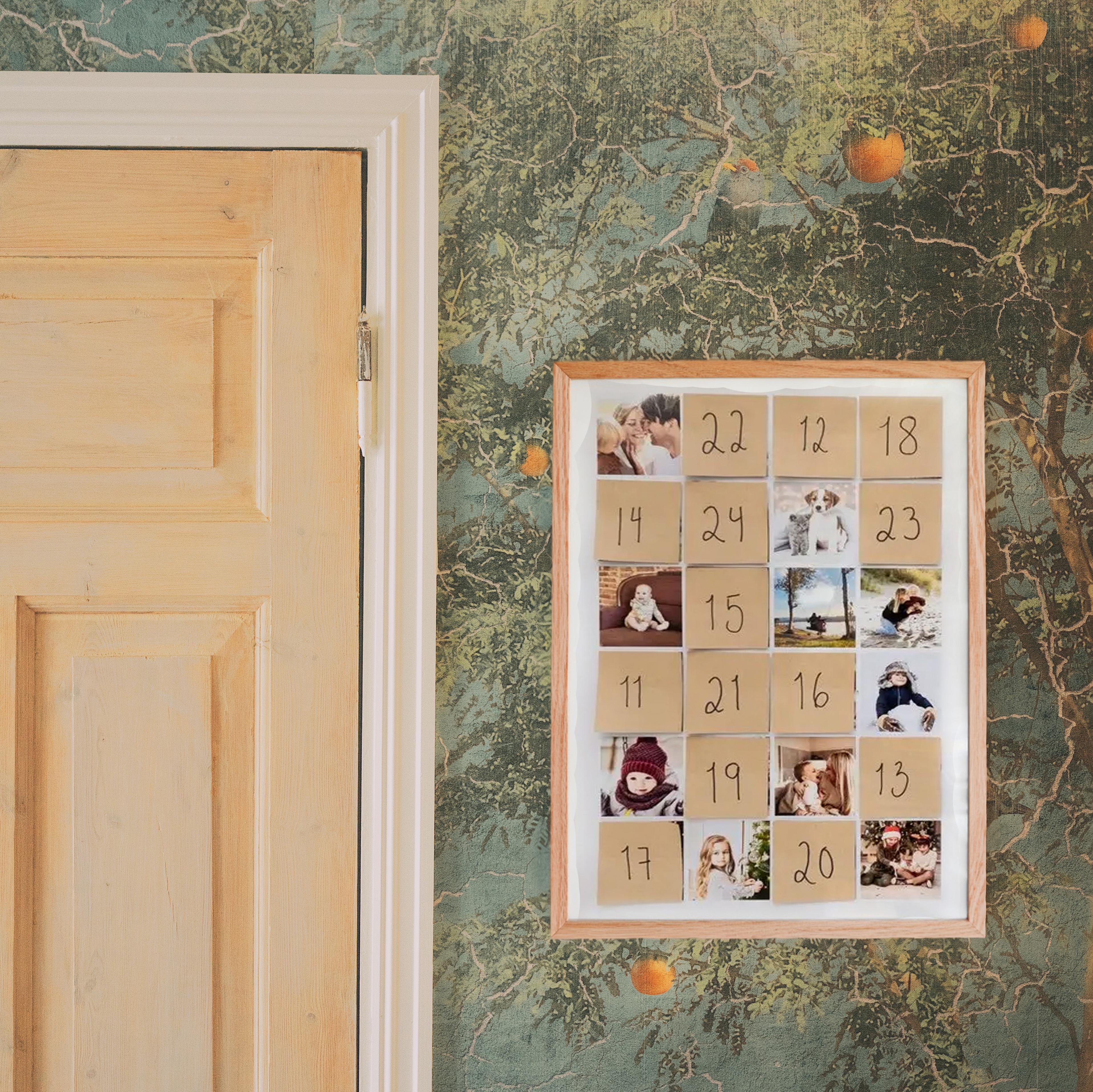 tre rammer med ulike personlige plakater