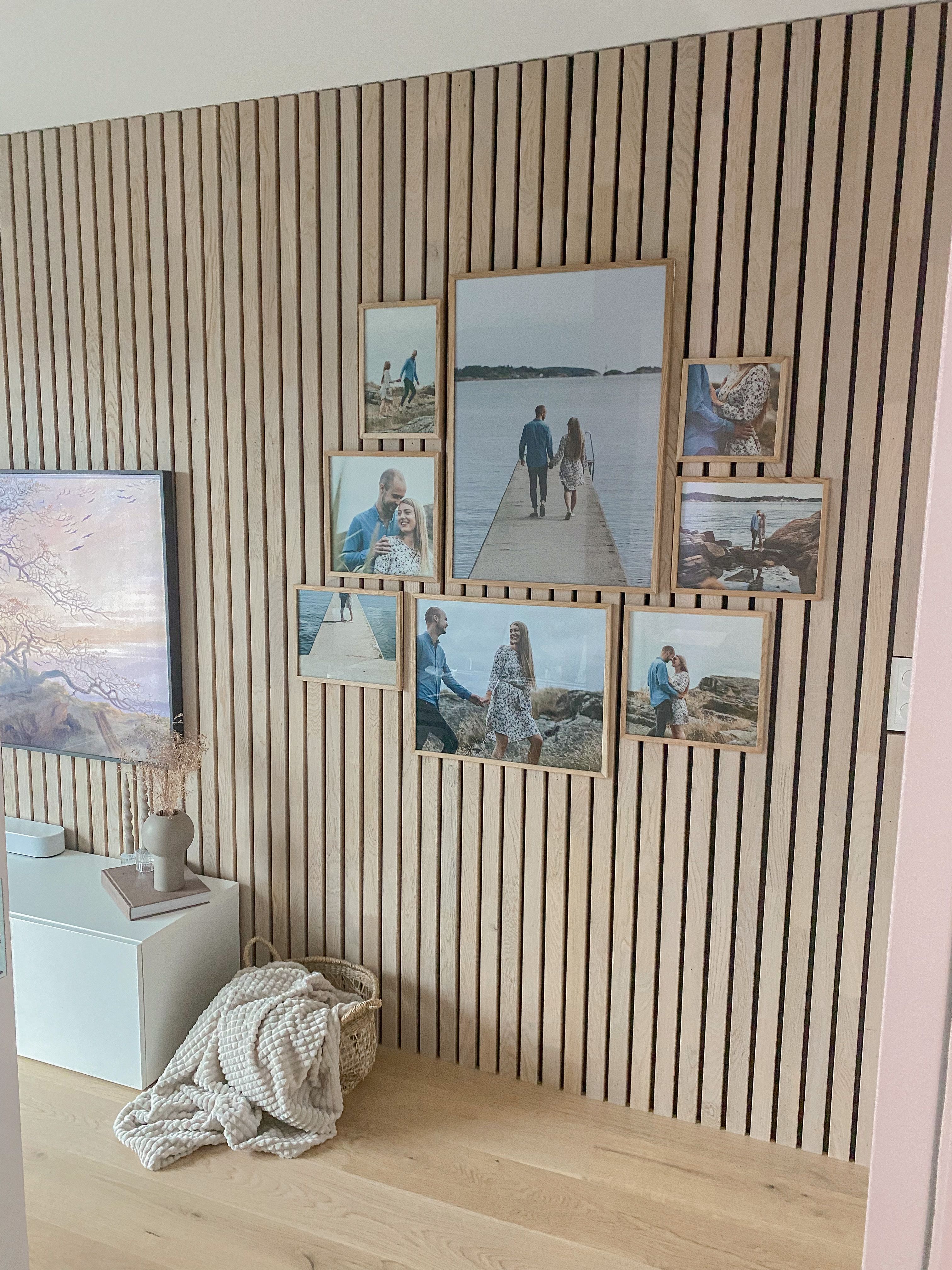 Bildevegg med bilder som harmonerer i farger