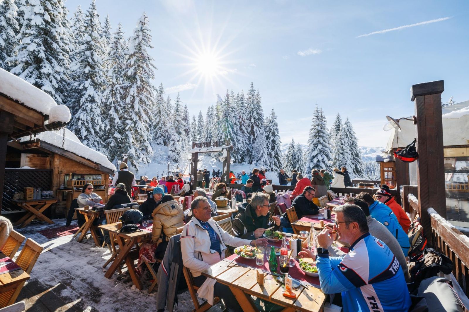 Mountainside apres ski in Meribel